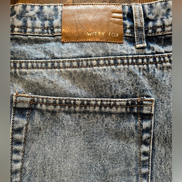 Witty Fox Women’s High Rise Light Wash Denim Jorts Shorts Size 11/30 NWT Raw Hem - Picture 6 of 10